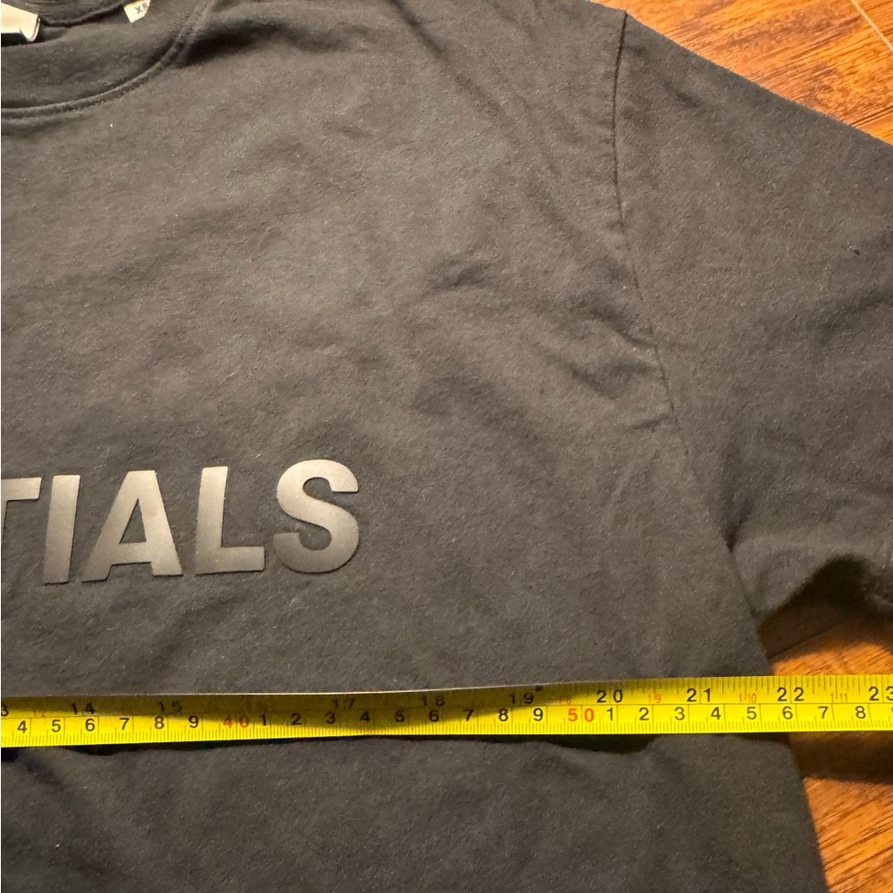Fear Of God| Essentials| T-Shirt| Stretch Limo| Size XS | Black | Oversized - Picture 5 of 7